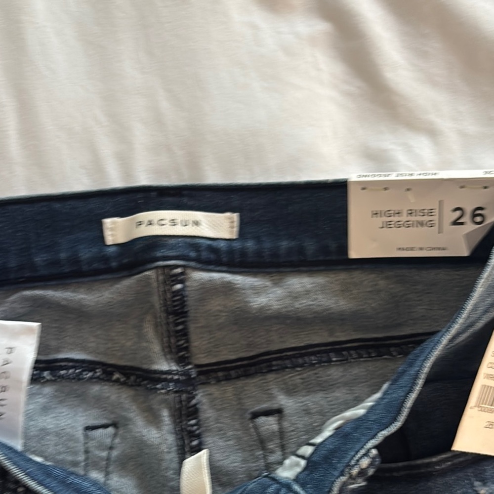 PacSun High Rise Blue Distressed Jeans - Picture 4 of 4